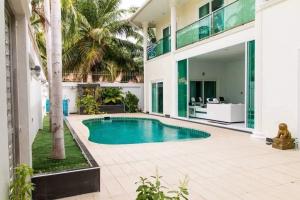 For RentHousePattaya, Bangsaen, Chonburi : Luxury Pool Villa Location : Pratumnak 6 Bedrooms & 6 Bathrooms 2 Floors Private PoolOffice Room Big Living Room Have Car Park Inside Village 24*7 Security Cannot Do Business Rental Price : 150,000 Baht Only 1 Year Contract Only#Iwawaraporn# housefors