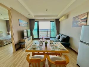 For SaleCondoSriracha Laem Chabang Ban Bueng : Beautiful room, good view, fully decorated, for sale, Ladda Plus Sriracha, sea view