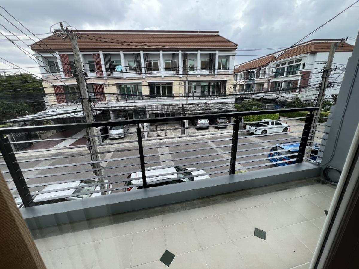 For SaleTownhouseYothinpattana,CDC : 🔥For sale/rent Townhome in the heart of the city, condition like new, very good price, Urbanion ladprao rama9 🔥