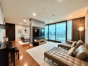 ขายคอนโดสุขุมวิท อโศก ทองหล่อ : Aguston Sukhumvit 22 - Luxury High Floor 3 Beds Condo for Sale!