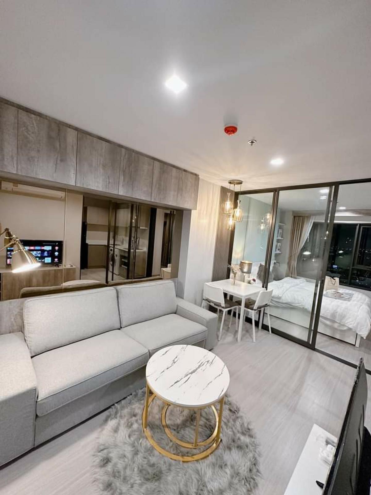 For RentCondoLadprao, Central Ladprao : 🧡 Hurry and reserve a beautiful room, come quickly, go fast, new room for rent, Condo Life ladprao, decorated and ready to move in.