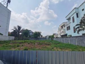 For SaleLandRatchadapisek, Huaikwang, Suttisan : ● Land already filled, Soi Sabaijai ● 240.00 sq.w. | Beautiful rectangular shape, width 24 m., depth 40 m. | Samsen Nok, Huai Khwang | Near MRT Sutthisan 4 mins., Boonthavorn Ratchada 8 mins.