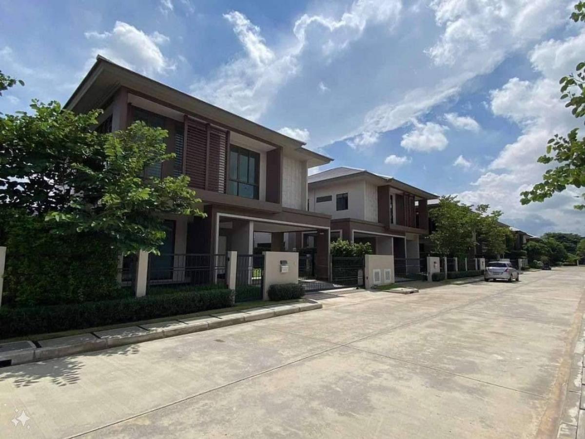 For RentHousePattanakan, Srinakarin : 🔥⭐️2-storey detached house for rent, Burasiri, Krungthep Kreetha, Fully Furnished, near Brighton and Wellington, plot near the park and club (H24112)