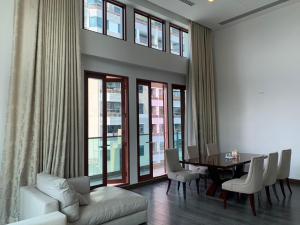 For RentCondoWitthayu, Chidlom, Langsuan, Ploenchit : ❤️❤️ Condo for rent, The Crest Ruamrudee (BTS Ploenchit), interested line tel 0859114585 ❤️ Usable area 192.25 square meters, 7th floor, size 3 bedrooms, 3 bathrooms + 1 maids room with furniture. Complete with electrical appliances, rental price 120,000 