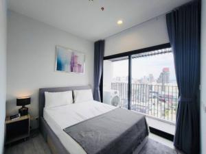 For RentCondoSukhumvit, Asoke, Thonglor : XT Ekkamai | BTS Ekkamai | Newly vacant room, high floor, beautiful view, fully furnished, very cute room