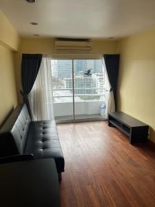 For RentCondoSukhumvit, Asoke, Thonglor : Confo for RENT at Thonglor Tower Near BTS Thonglor (just renovated) Size 50sqm. 2bed 1bath on xx , building A fully furnished