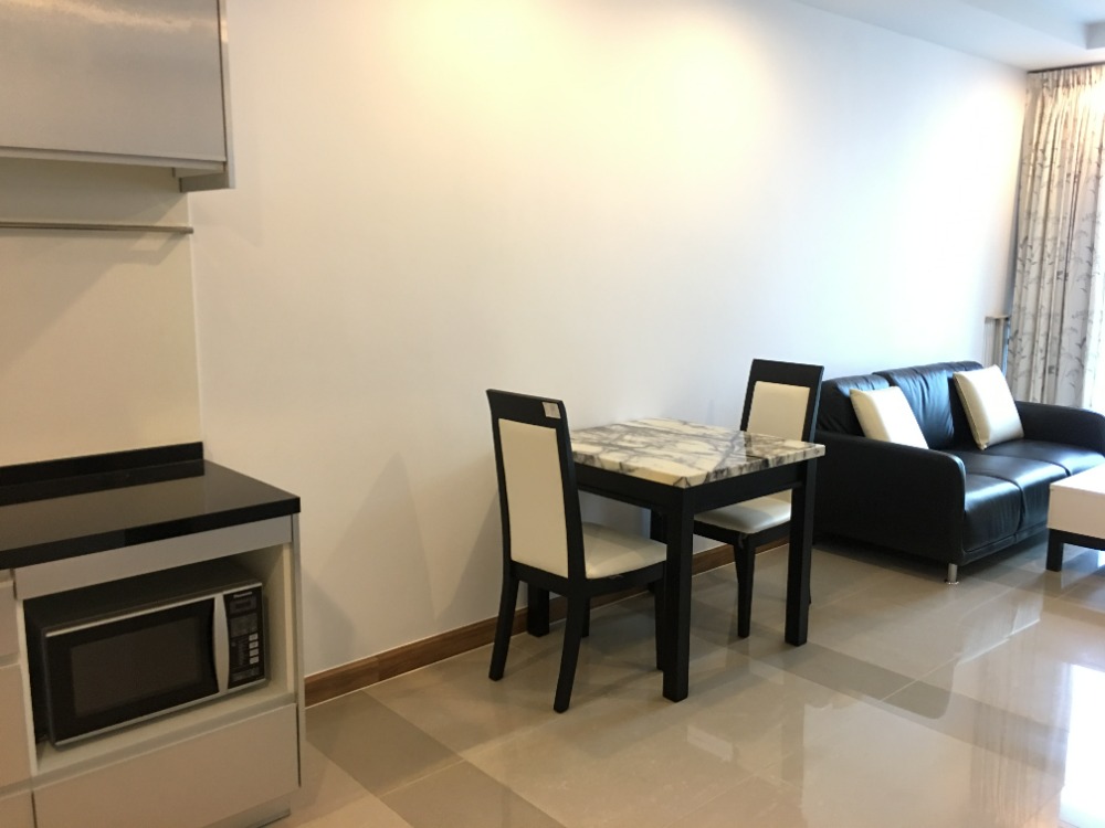 For RentCondoRama9, Petchburi, RCA : For rent, beautiful room, pool view, 1 bedroom, Condo Supalai Wellington 1