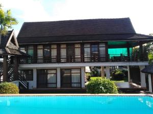 For SaleHouseChiang Mai : Urgent sale!! Beautiful house in the heart of Nimman city.   4 bedrooms, 4 bathrooms, area 223 sq m.