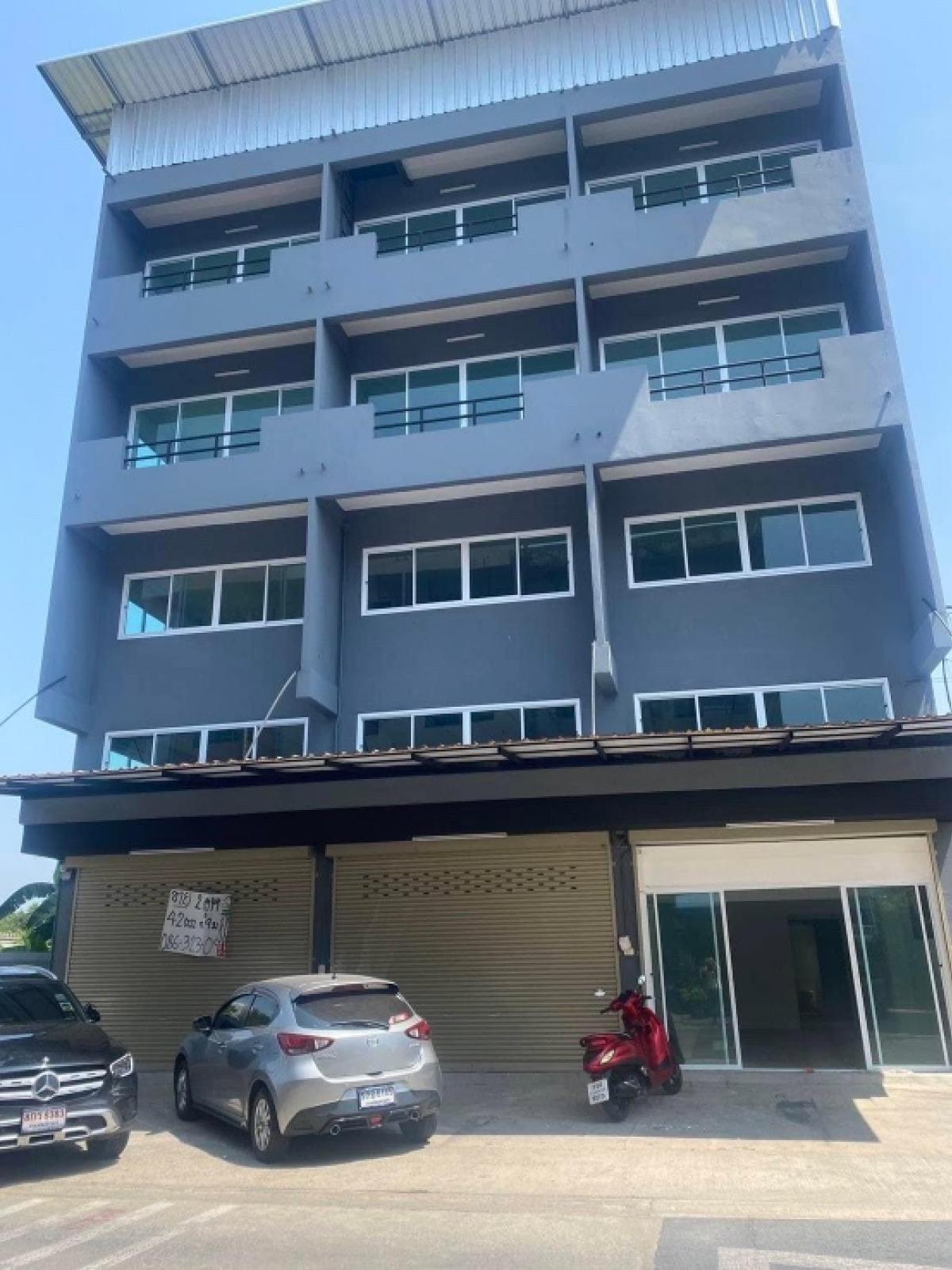 For SaleShophouseVipawadee, Don Mueang, Lak Si : (Property code: T18076702) 🔥 Prime location, book first, get first 🔥📌For sale: 5-storey commercial building, Soi Pracha Uthit 13 (Wiang Thep), Don Mueang