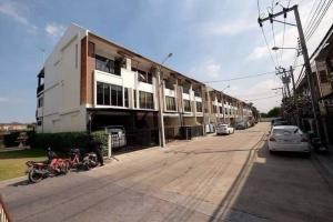 For RentTownhouseOnnut, Udomsuk : (Property code: T19076701)🔥Great value, 3-storey townhouse on Sukhumvit Road, very good location 🔥