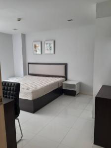 For RentCondoOnnut, Udomsuk : 🐱 Condo that allows cats, near BTS Phra Chom Thong, only 1 km. Rent 10,600 baht per month, fully furnished, complete electrical appliances, ready to move in ✅✅