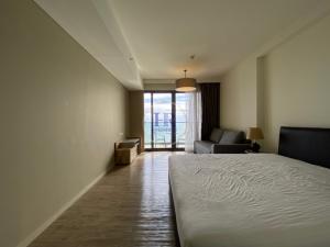 For SaleCondoPattaya, Bangsaen, Chonburi : Zire Wongamat condo. Studio  sea view!! for sale Foreign name.