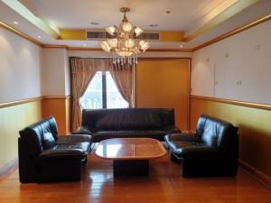 For RentCondoSilom, Saladaeng, Bangrak : LTHC10643–State Tower FOR RENT 3 beds 1 baths size 191 Sq.m. Near BTS Saphan Taksin Station ONLY 85k/month