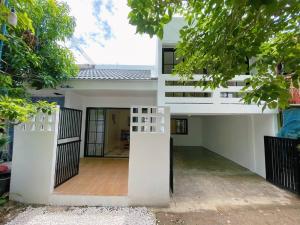 For SaleTownhouseChiang Mai : Townhome in Mueang District, Kehah Nong Hoi Intersection Near Varee School, Chiang Mai 89 Plaza, 5 minutes*