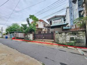 ขายบ้านบางนา แบริ่ง ลาซาล : Single house for sale, area 101 sq m, Sukhumvit Road 107, Soi Bearing 1, Intersection 2, good location, near BTS Bearing Station ขายบ้านเดี่ยว  เนื้อที่ 101 ตร.ว. ถนน สุขุมวิท 107 ซอยแบริ่ง 1 แยก 2 ทำเลดี ใกล้  (SPSJK03)