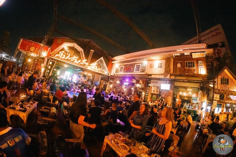 For LeaseholdRetailRama5, Ratchapruek, Bangkruai : For sale: Restaurant, bar in Phra Ram 5 area, with a long-standing customer base, located on a main road, with an area of ​​over 1 rai.