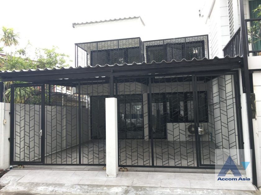 ให้เช่าทาวน์เฮ้าส์/ทาวน์โฮมสุขุมวิท อโศก ทองหล่อ : 3 Bedrooms Townhouse for Rent in Sukhumvit, Bangkok near BTS Ekkamai (AA35620)