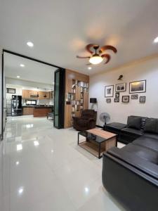 For RentTownhouseLadprao, Central Ladprao : Beautiful house, fully furnished, ready to move in