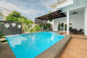 ขายบ้านพัทยา บางแสน ชลบุรี สัตหีบ : Pool Villa for sale at South Pattaya ถนน เทพประสิทธิ