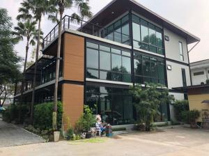 For RentShophouseBangna, Bearing, Lasalle : RF099 Office for rent, 3 floors, area 453 sq m., area 1,107 sq m., parking for 30 cars, Soi Lasalle 41, along Khlong Bangna, near BITEC Bangna