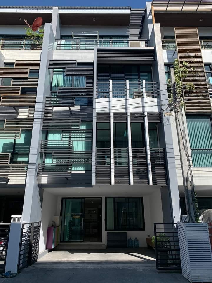 For SaleHousePattanakan, Srinakarin : WW24321 For sale #Home office Nirvana Beyond Village Rama 9-Ramkhamhaeng, Rama 9 Road, Soi 41 #Near The Nine Rama 9 #Rama 9 area