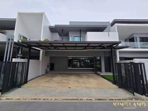 For RentHouseBangna, Bearing, Lasalle : #House for rent at Vive Luxury Town Home Bangna KM.7, 3 bedrooms, 4 bathrooms, all rooms are en-suite (!) Fully furnished, ready to move in at a price of 120,000 baht/month.