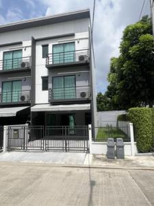 For RentTownhouseRattanathibet, Sanambinna : 3-storey townhouse, corner unit, beautifully decorated, for rent in the Rattanathibet-Bangyai area, near Kasemrad Hospital, Rattanathibet, only 3.3 km.