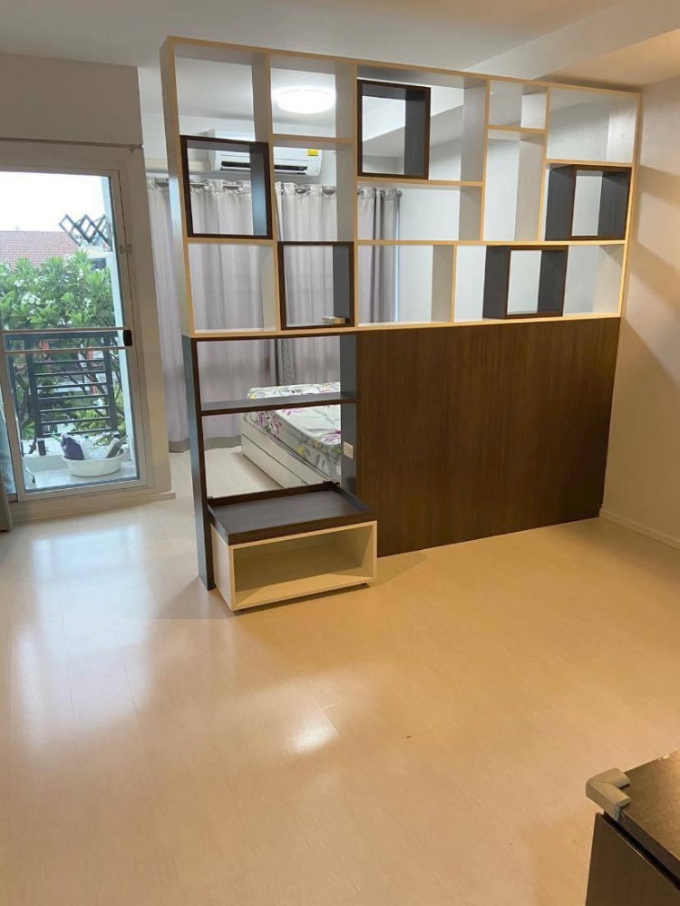 For RentCondoOnnut, Udomsuk : 🩷🌈For rent 🧸🌳🌷The log 3 (The log 3 Sukhumvit 101/1) 🧸Size 28 sq m. 4th floor, Building L // Studio room, 1 bathroom, swimming pool view 🪧 (Ready to move in early August)