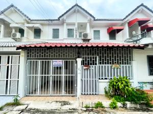 For SaleTownhousePathum Thani,Rangsit, Thammasat : Pramaporn Village, beautiful house, ready to move in, cheap price