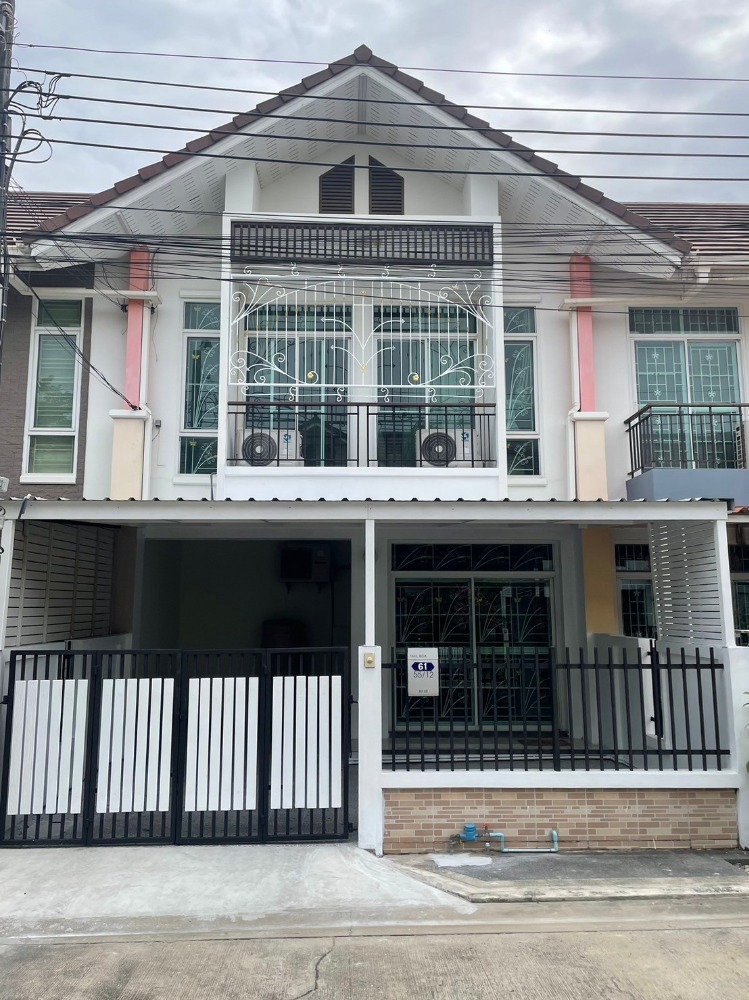 For SaleTownhouseBang Sue, Wong Sawang, Tao Pun : Townhouse for sale, Jiravadee Village, Bangkok-Nonthaburi 3 Project (gable roof), in the Piamsuk group, Bangkok-Nonthaburi, Soi 3