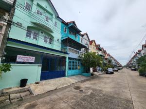 For SaleTownhouseBang kae, Phetkasem : For sale: 3-storey townhouse building, Sucha Village 2, Nong Khaem, Nong Khaem, Bangkok