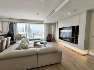 ขายคอนโดวงเวียนใหญ่ เจริญนคร : 📢👇Living in luxury project with huge river view and Icon Siam, corner unit, long balcony, fully furnished