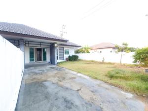 For SaleHouseChachoengsao : For sale: 1-storey twin house, Sothon, Mueang District, Chachoengsao, city center, corner plot, on main road, size 44.9 sq m., new house, never occupied