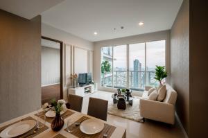 ขายคอนโดสาทร นราธิวาส : ขาย Menam Residences Condominium วิวโค้งแม่น้ำเจ้าพระยาชั้นสูงวิวสวยมาก!! 2Bedroom 14.8 mb.ติดต่อโบ 081-2450908