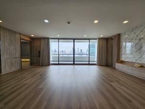 For RentCondoWitthayu, Chidlom, Langsuan, Ploenchit : Condo for rent 3 bedrooms. BTS Chidlom.