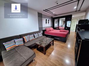 For RentCondoSukhumvit, Asoke, Thonglor : For rent at Grand Parkview Asoke  Negotiable at @rent90 (with @ too)