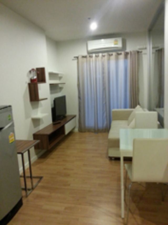 For RentCondoChaengwatana, Muangthong : Urgent for rent, Parkland Krarai, 9th floor, pool view, 30 sq m.