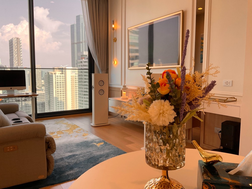 ขายคอนโดสาทร นราธิวาส : Owner post: For Sale: (Rare) ANIL Sathorn 12. A beautiful corner unit in super luxury Condo.