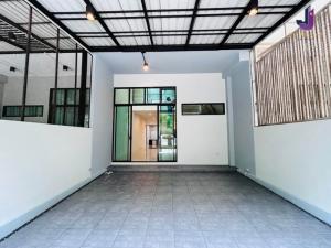 For SaleTownhouseKaset Nawamin,Ladplakao : Urgent sale..!! 3-storey townhouse, Eco Space Village, Kaset-Nawamin, size 20 sq m, 3 bedrooms, 3 bathrooms, good location, renovated the whole house 📌 Property code T012 📌