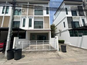 For SaleTownhousePattanakan, Srinakarin : For sale: Patio Village, Srinakarin