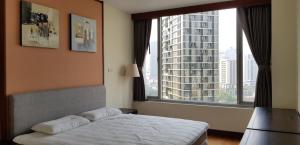 For RentCondoWitthayu, Chidlom, Langsuan, Ploenchit : ♦ Rare Unit ♦ 10+ floor 136.00 sq.m. | 2 beds 2 baths | near All Seasons Place 1 mins, BTS Phloen Chit 3 mins, Central Chidlom 8 mins