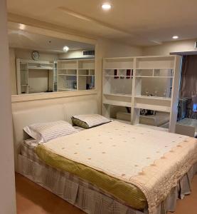 For RentCondoNana, North Nana,Sukhumvit13, Soi Nana : The Trendy Condominium Room for Rent