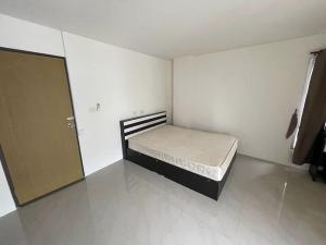 For RentCondoMin Buri, Romklao : Asakan City Ramkhamhaeng 186 / 23 sq m, 4th floor