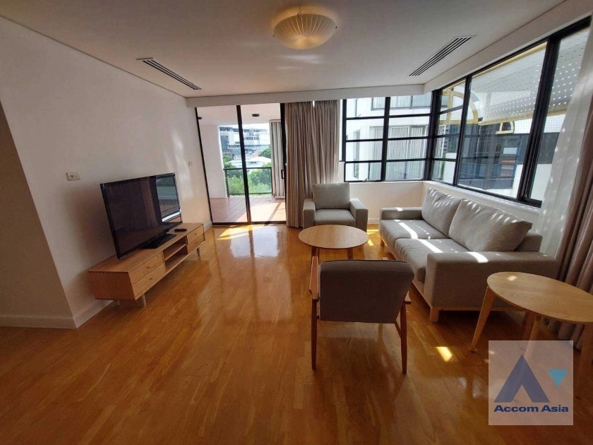 ให้เช่าคอนโดสาทร นราธิวาส : 3 Bedrooms Apartment for Rent in Sathorn, Bangkok near BTS Sala Daeng - MRT Lumphini at Children Dreaming Place - Garden (AA38238)