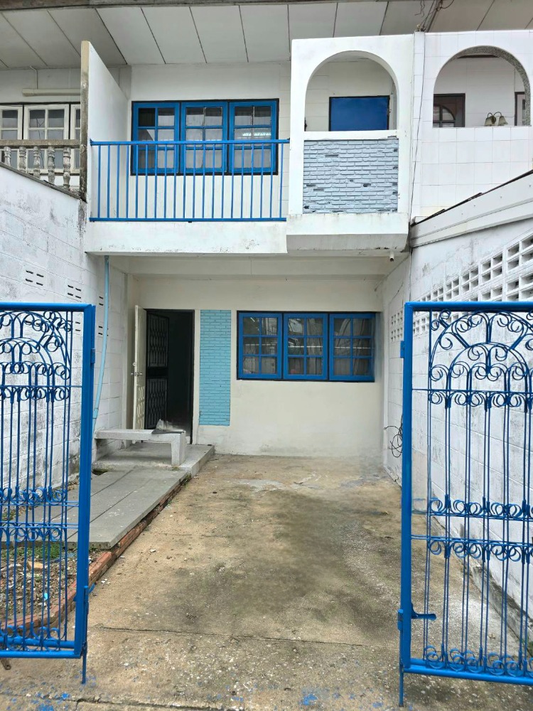 For RentTownhouseKaset Nawamin,Ladplakao : For rent: 2-storey townhouse, Sena Villa Village, Soi Lat Phrao 48 (good location, convenient transportation)