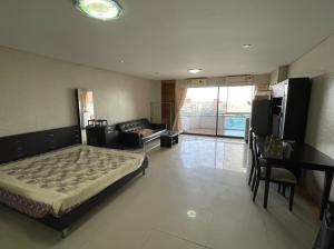 For RentCondoBangna, Bearing, Lasalle : Bangna Complex *65 sqm Condo for Rent - 8,000/month*