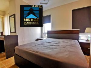 For RentCondoRatchadapisek, Huaikwang, Suttisan : 🔥🔥🌟Urgent!!🌟Beautiful corner room Very good price 🌟Happy Condo Ratchada 18 in the heart of the city, near MRT Huai Khwang 🌟  Building B, 8th floor, size 35 square meters 🌟 Airy corner room 🌟 ID line: miragecondo  Tel: 093-559-2945 Kim