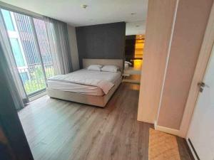 For SaleCondoSukhumvit, Asoke, Thonglor : Condo for sale: The Room Sukhumvit 40, near BTS Ekkamai, only 5,300,000 baht.