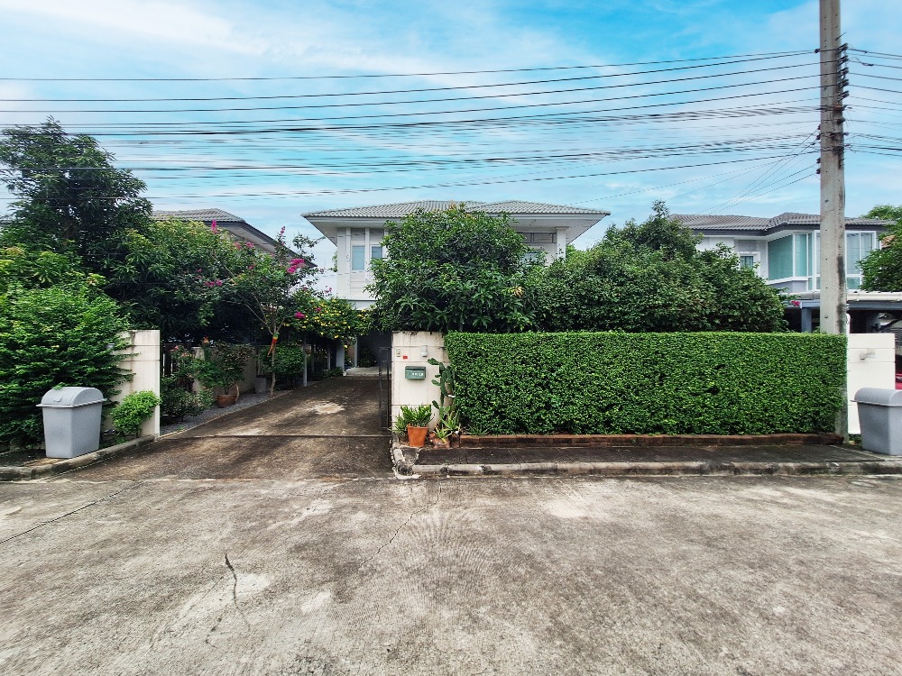 For SaleHousePathum Thani,Rangsit, Thammasat : Single house for sale, Pruksa Village Village 30, The Season Chaengwattana-Ratchaphruek, near Muang Thong Thani and the Chaengwattana expressway entrance.