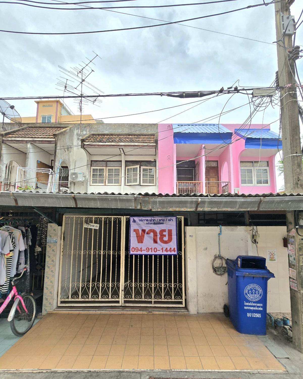 For SaleTownhouseSamut Prakan,Samrong : Townhouse for sale, cheap price, Pronsawangniwet Village, Bang Phli